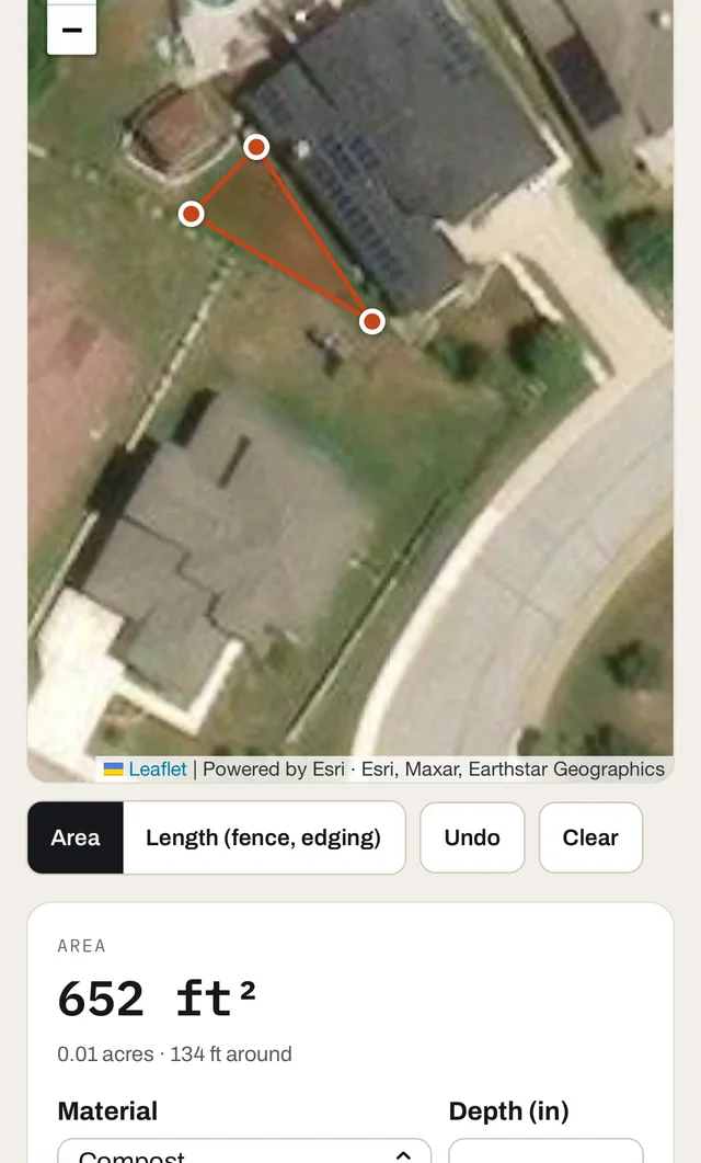 Measure tool: an area traced on a satellite view of a backyard, 652 square feet, 4.4 cubic yards of compost at 2 inches deep
